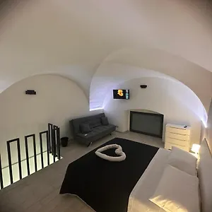 House30 Aeroporto di Catania Fontana Rossa