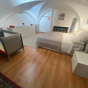 Casa Trinità Aeroporto di Catania Fontana Rossa